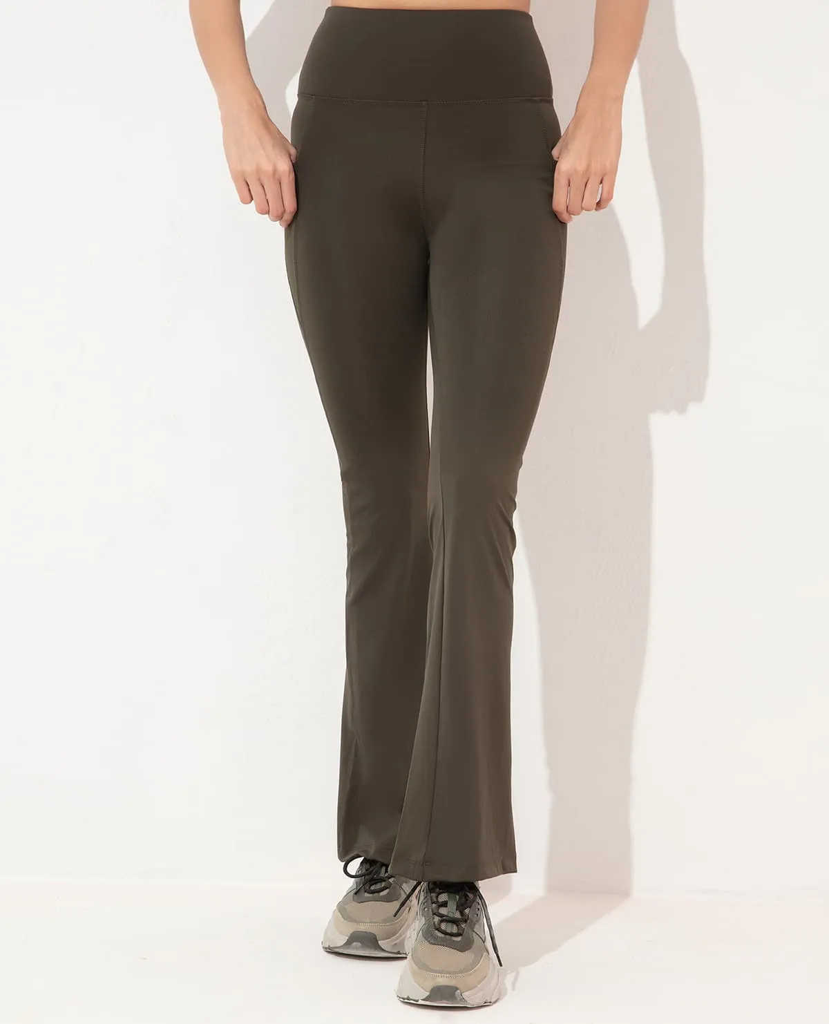 Women Stretchable Flared Pants